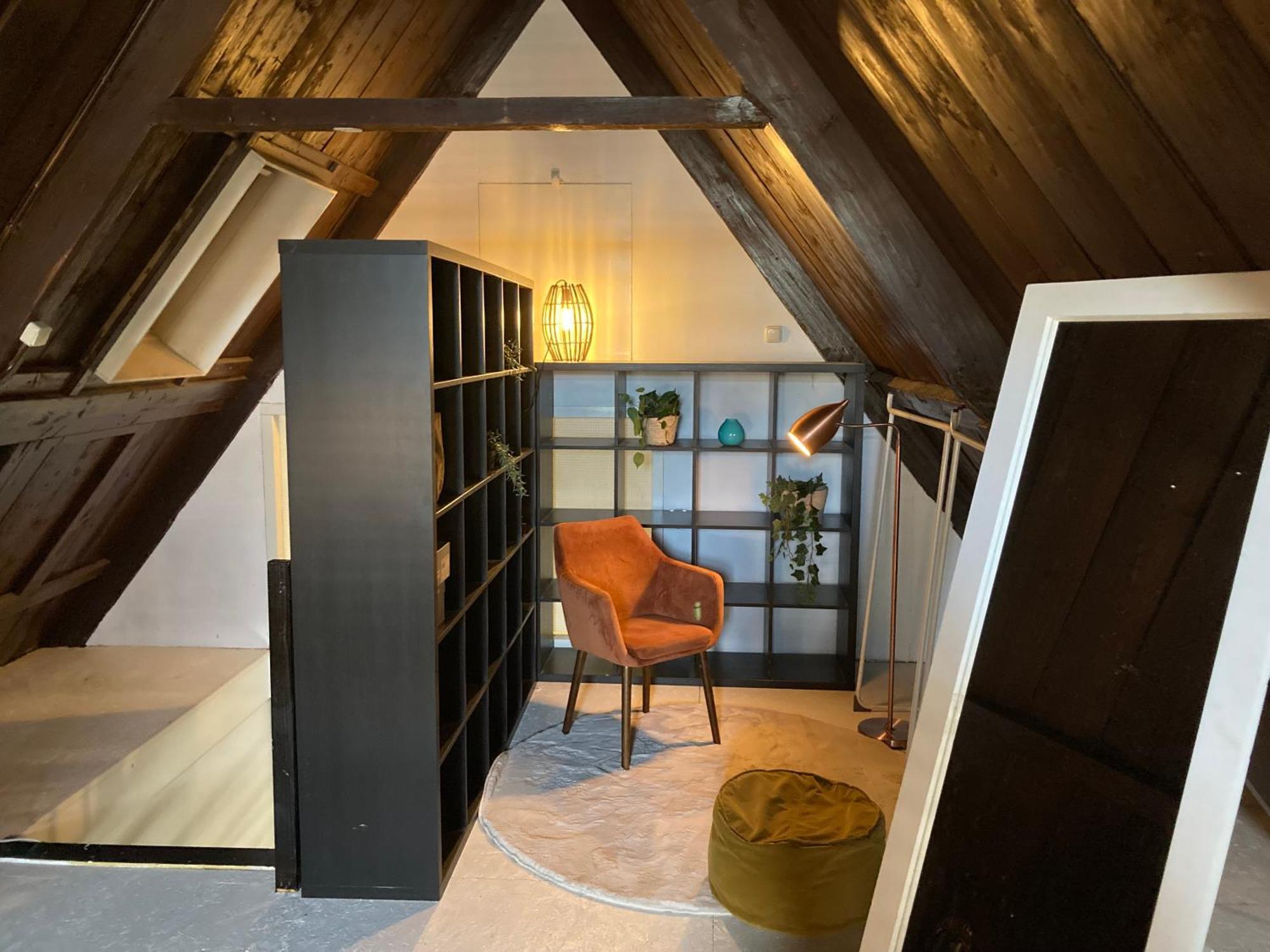 Elegant Appartement In Pakhuis Friesland Centrum Leeuwarden Kamer foto
