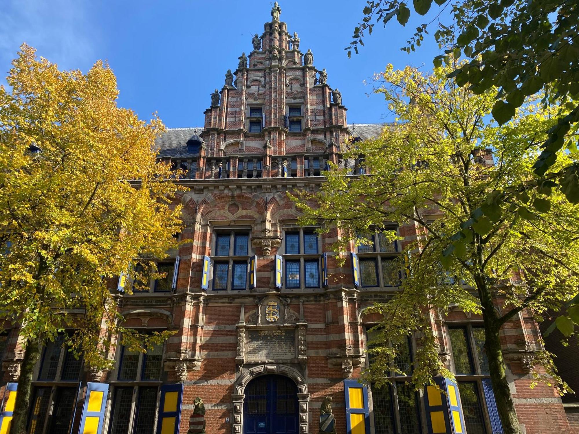 Elegant Appartement In Pakhuis Friesland Centrum Leeuwarden Buitenkant foto